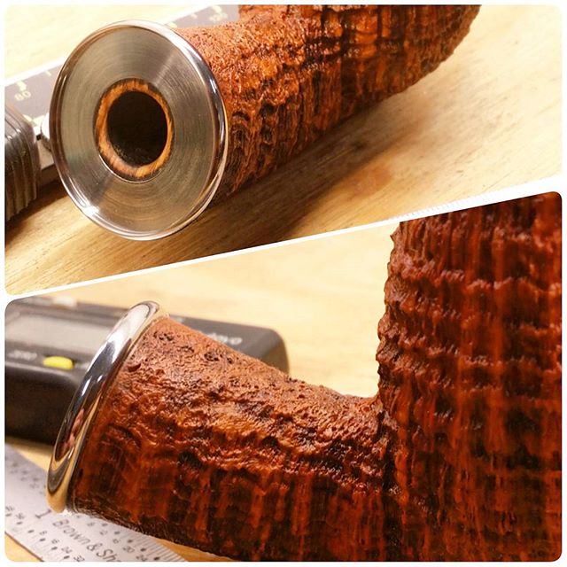 CP #titanium ring done and part of the contrast blasted bent brandy now. Ring is just a touch under 1.125″ #shiny #shipit

#polishedmetal #artisanpipe #artisanpipeshop #pipeplayground #briarlab #nkpwhq