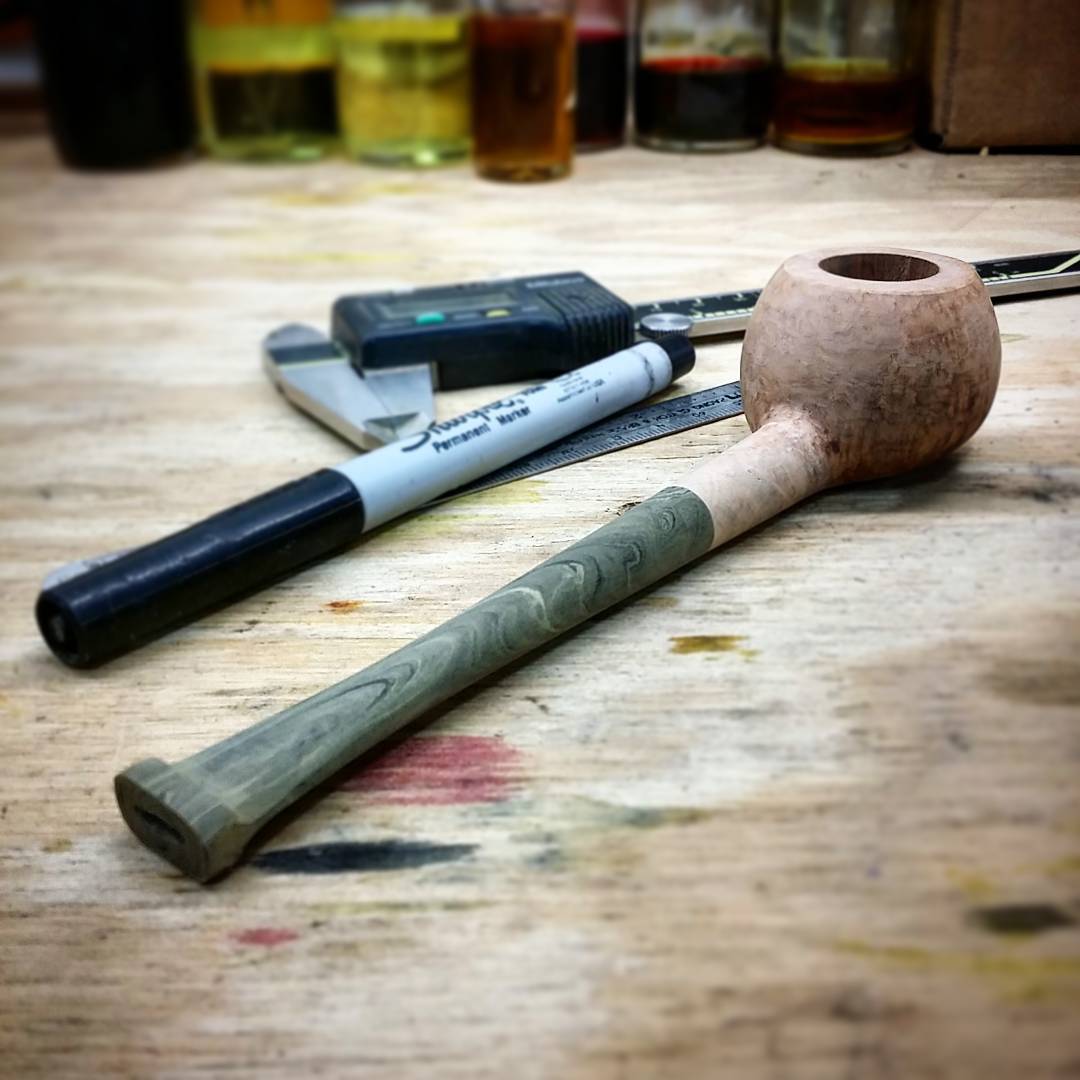 From magnum to not so magnum. Little pencil shank prince in progress.

#artisanpipe #artisanpipeshop #pipeplayground #briarlab #pipepix #nkpwhq #indyindie #indianapolis #smallbusiness