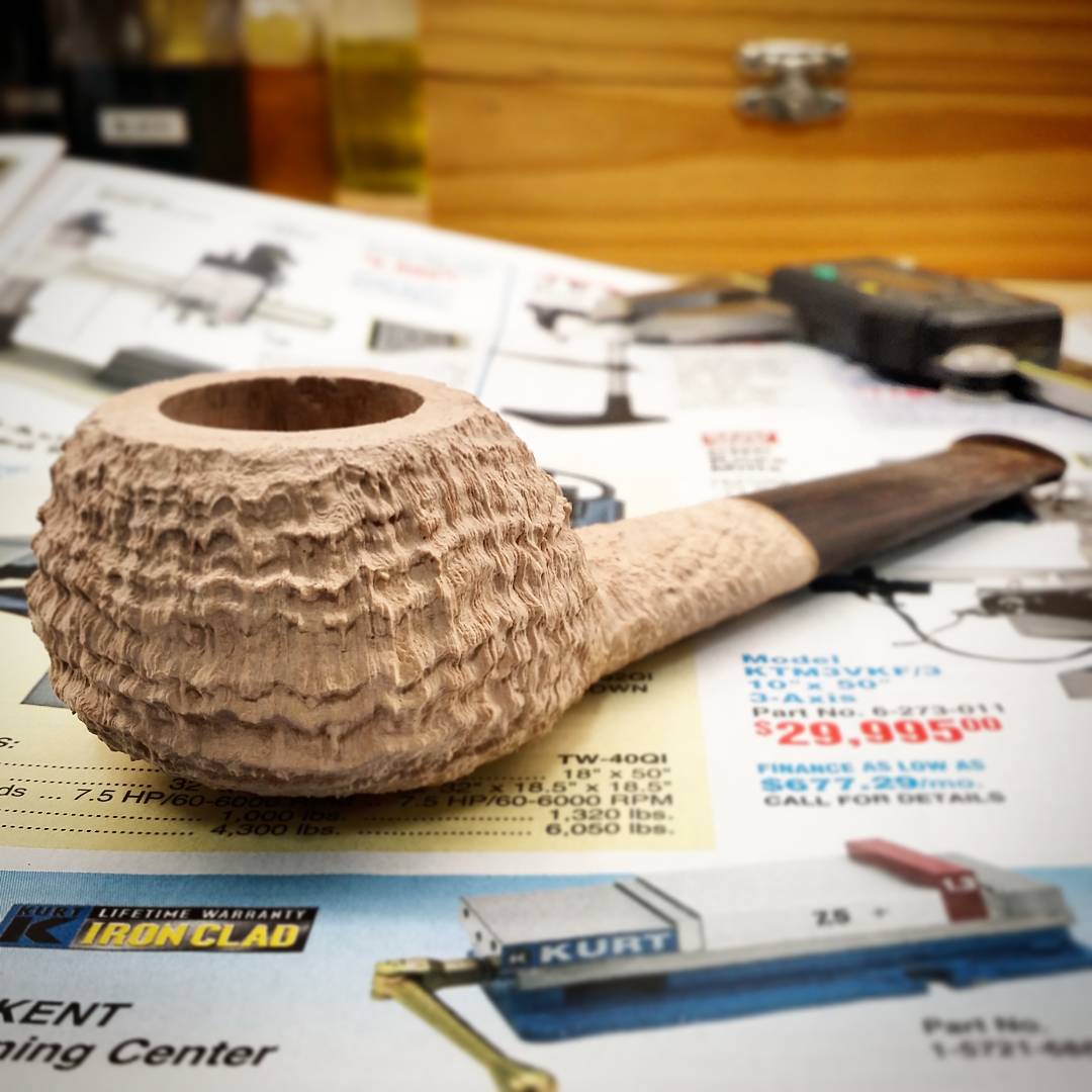 If you like it, you better blast some rings on it ;-D

#artisanpipe #artisanpipeshop #pipeplayground #briarlab #nkpwhq #blhq #smallbusiness #indianapolis #indiana