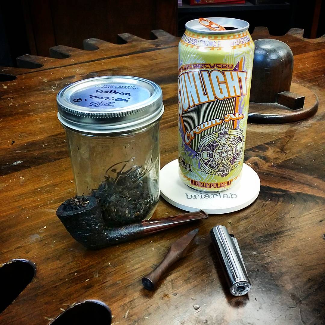 One of my favorite beers of all time, maybe my favorite #SunKing. #SunlightCreamAle goes great with one of my favorite pipes.

#indianapolis #smallbusiness #supports small business.