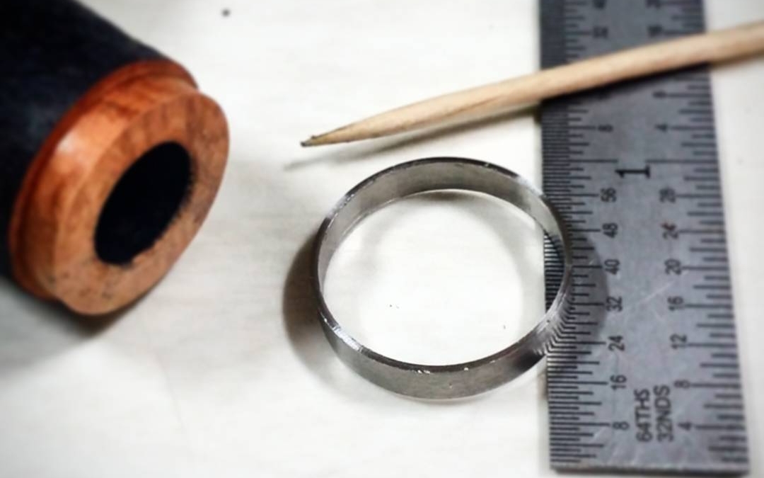 Made a thin titanium ring for this pipe’s shank.